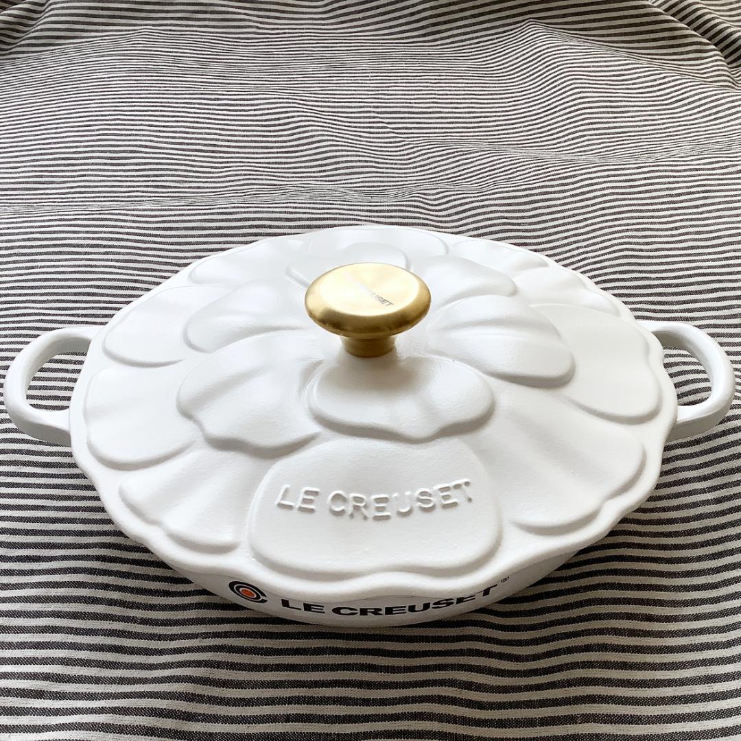 【ルクルーゼジャポン正規品】ペタルレリーフ ビュッフェキャセロール コットン
