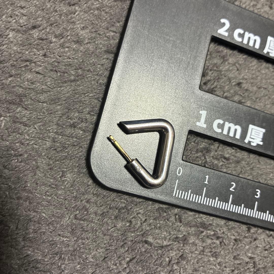 CAREERRING TRIANGLE 501（片耳のみ）