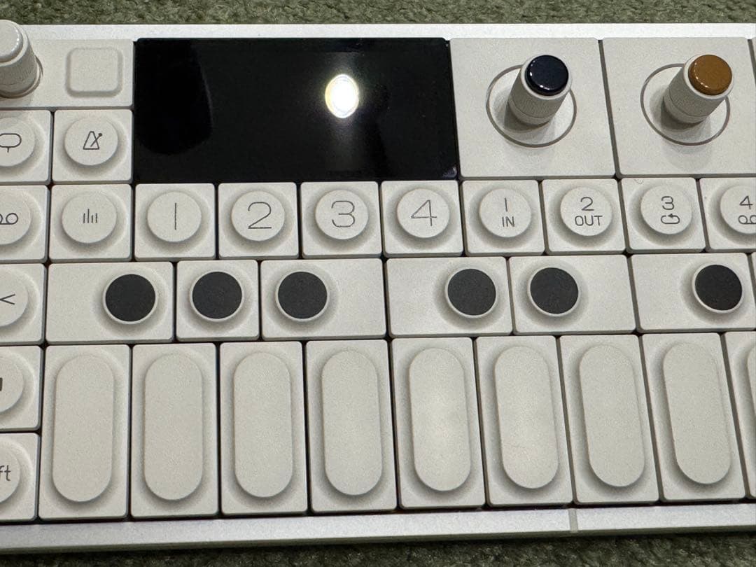 ゆ*ご様 【美品】teenage engineering op-1 field