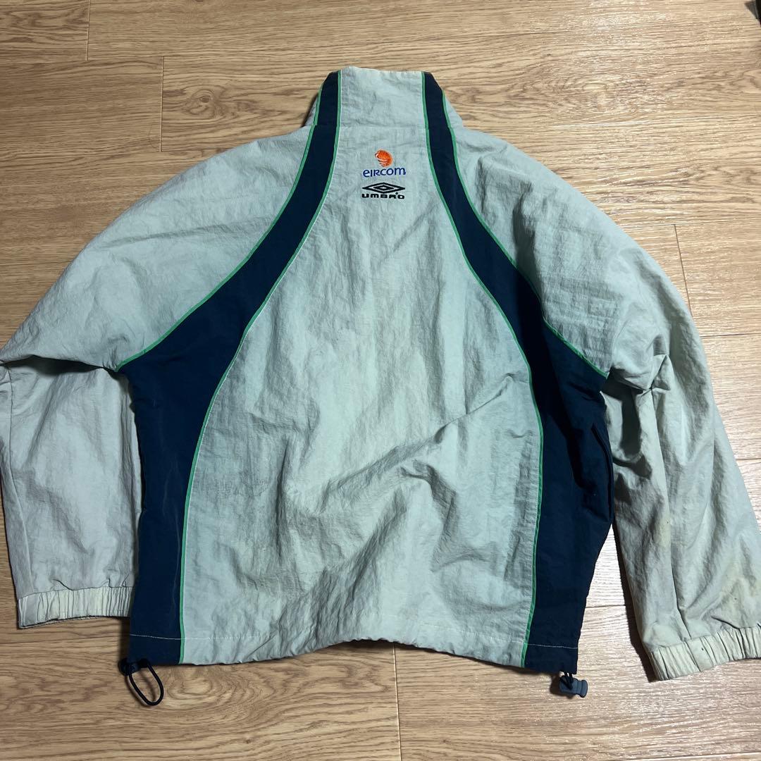 UMBRO アイルランド代表 ジャケット M程度 短丈