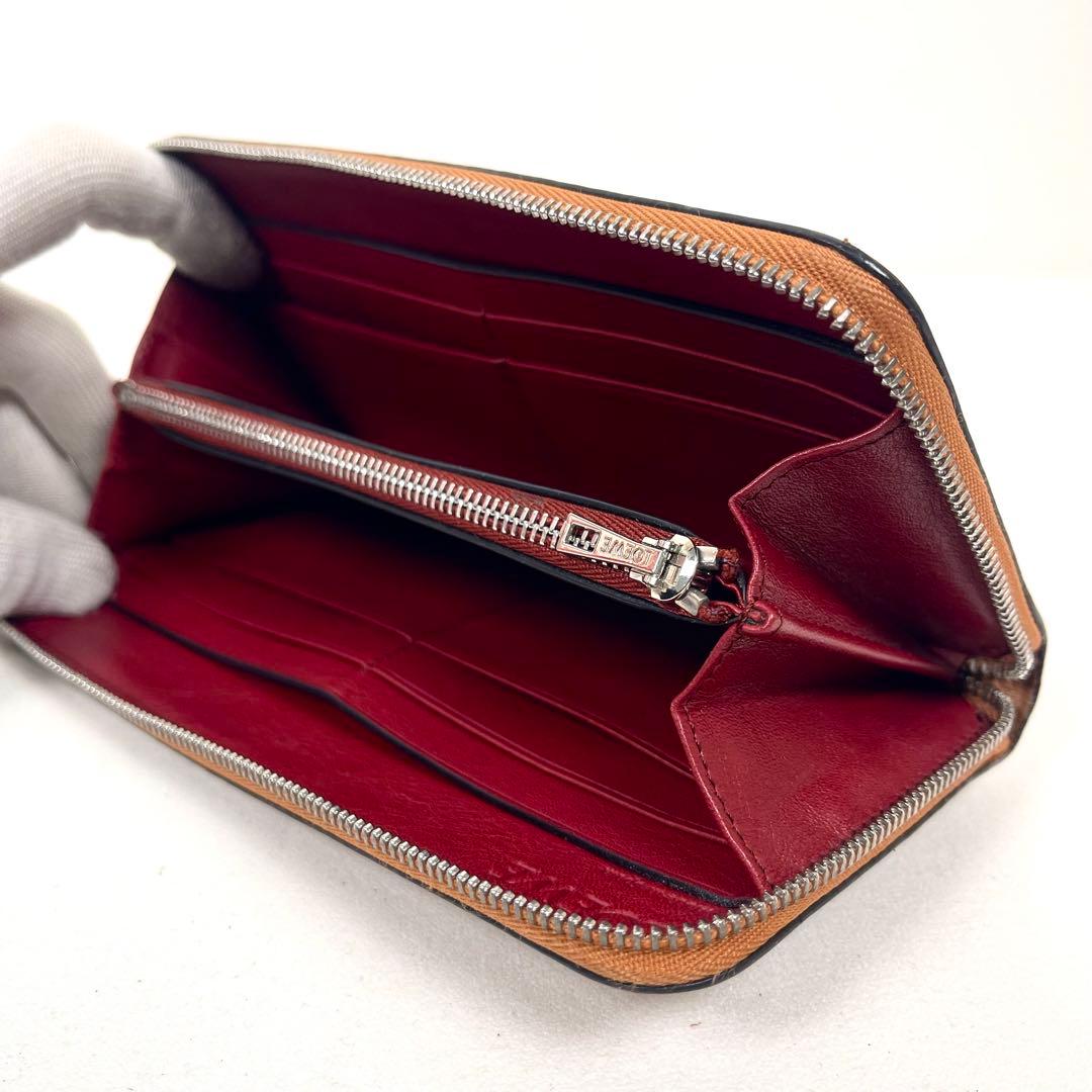 ロエベ　長財布　アナグラム　ラウンドファスナー　レザー　エンボスロゴ　極美品