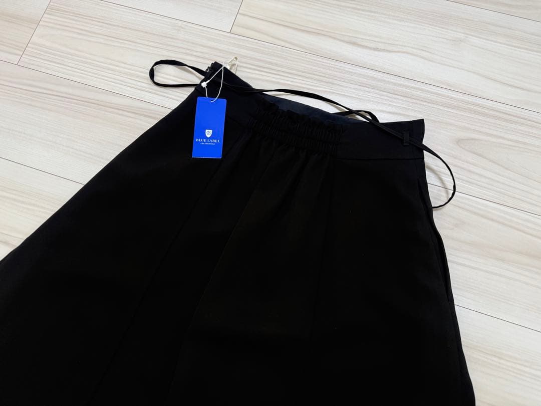 ブルーレーベルクレストブリッジ　スカート　ブラック　M 38