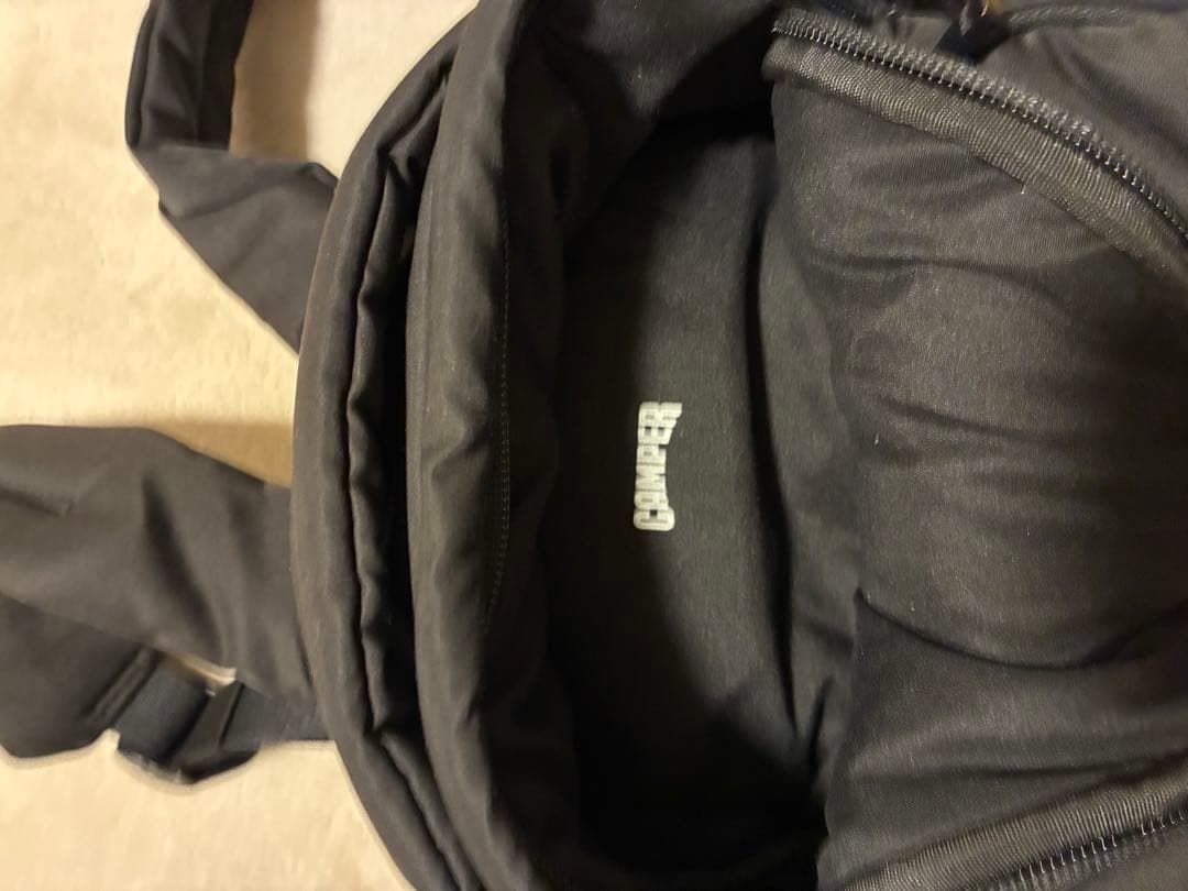 CAMPER ブラック パッド入りバックパック