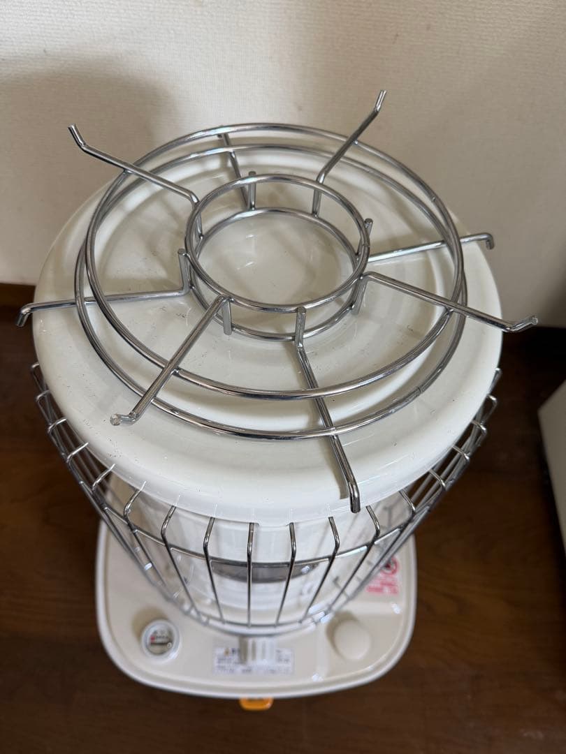 ホワイト 石油ストーブ 安全機能付き