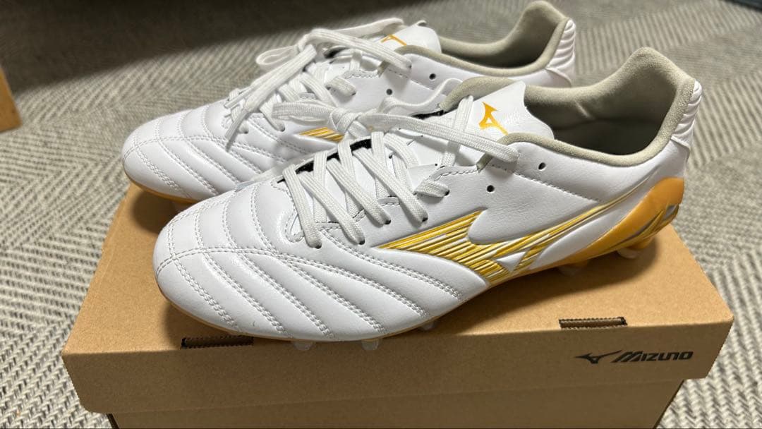 ミズノ モナルシーダ ネオ 3 PRO ホワイト×ゴールドサッカー用 23.5