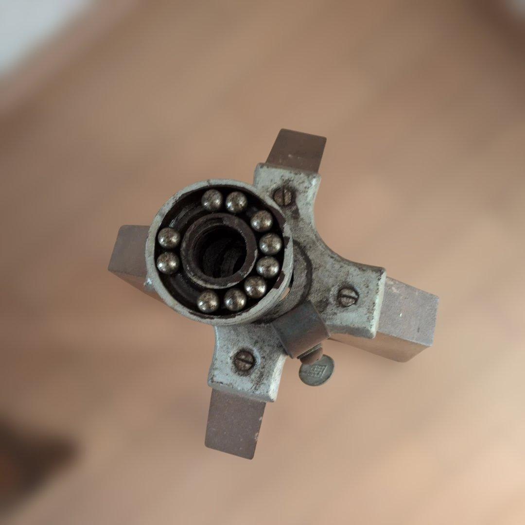 ブロカントフランス天板木製三脚式正方形回転テーブル - メルカリ