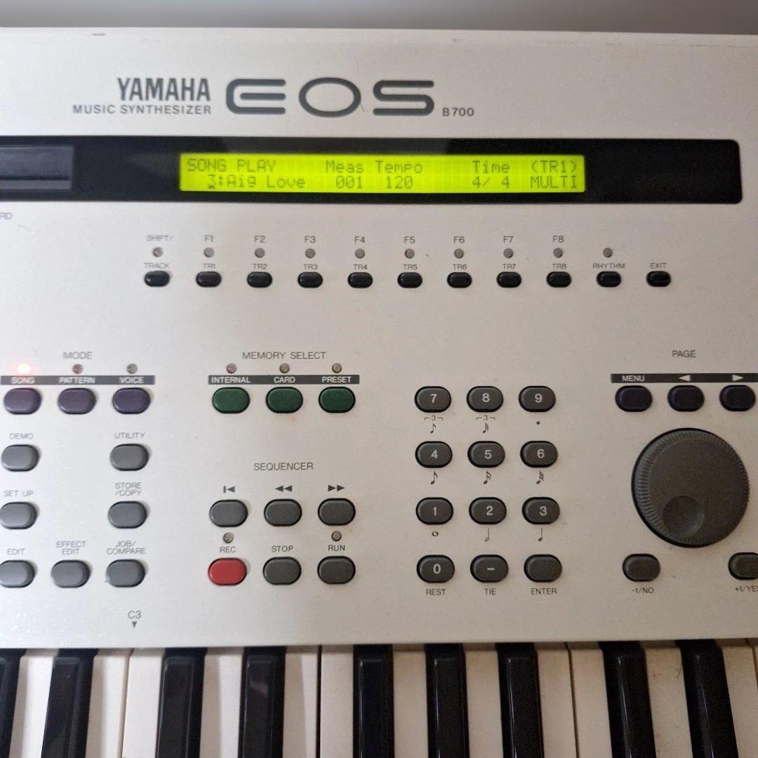YAMAHA EOS B700 シンセサイザー