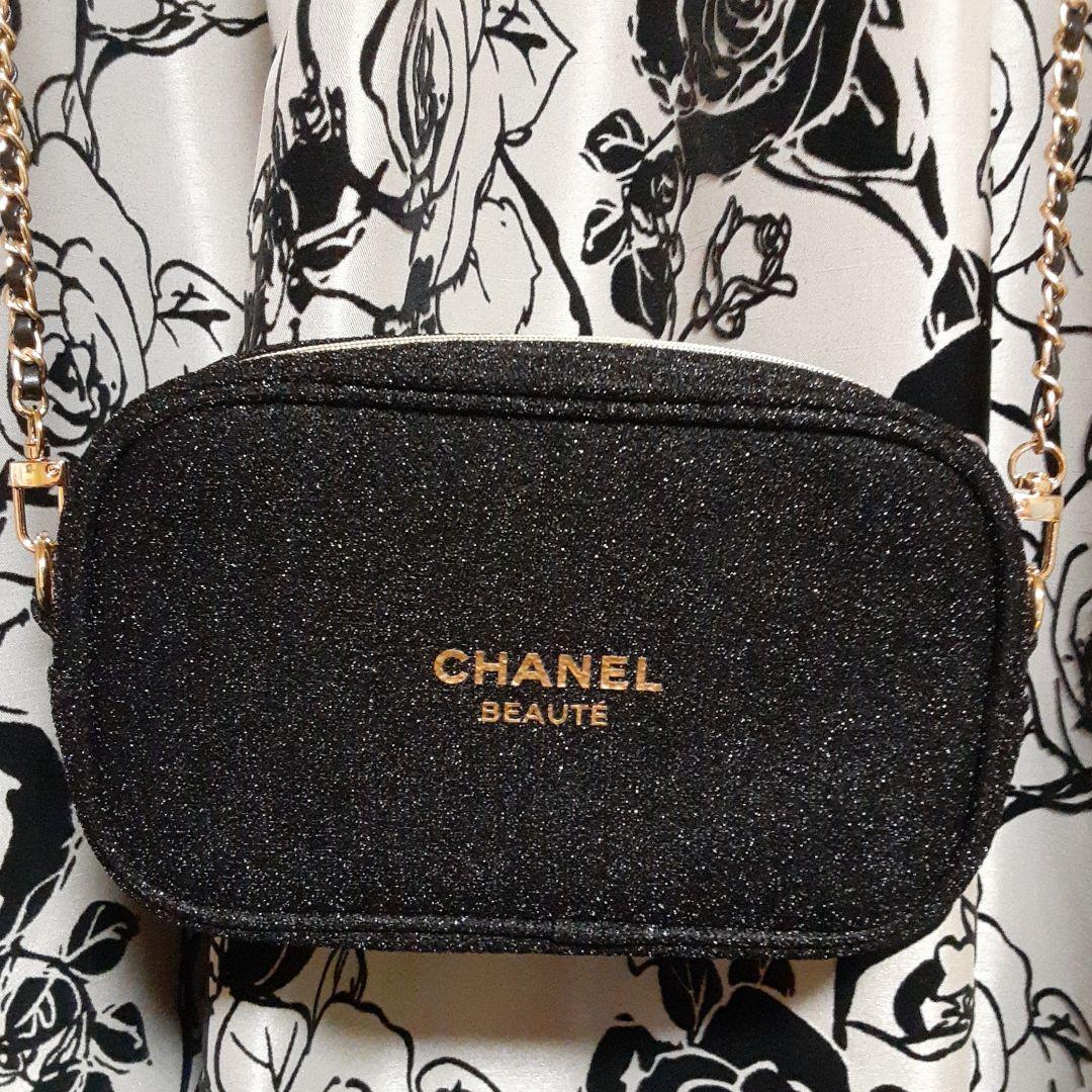 新品未使用　CHANEL ノベルティー　ブラックポーチ　可動式チェーン付き