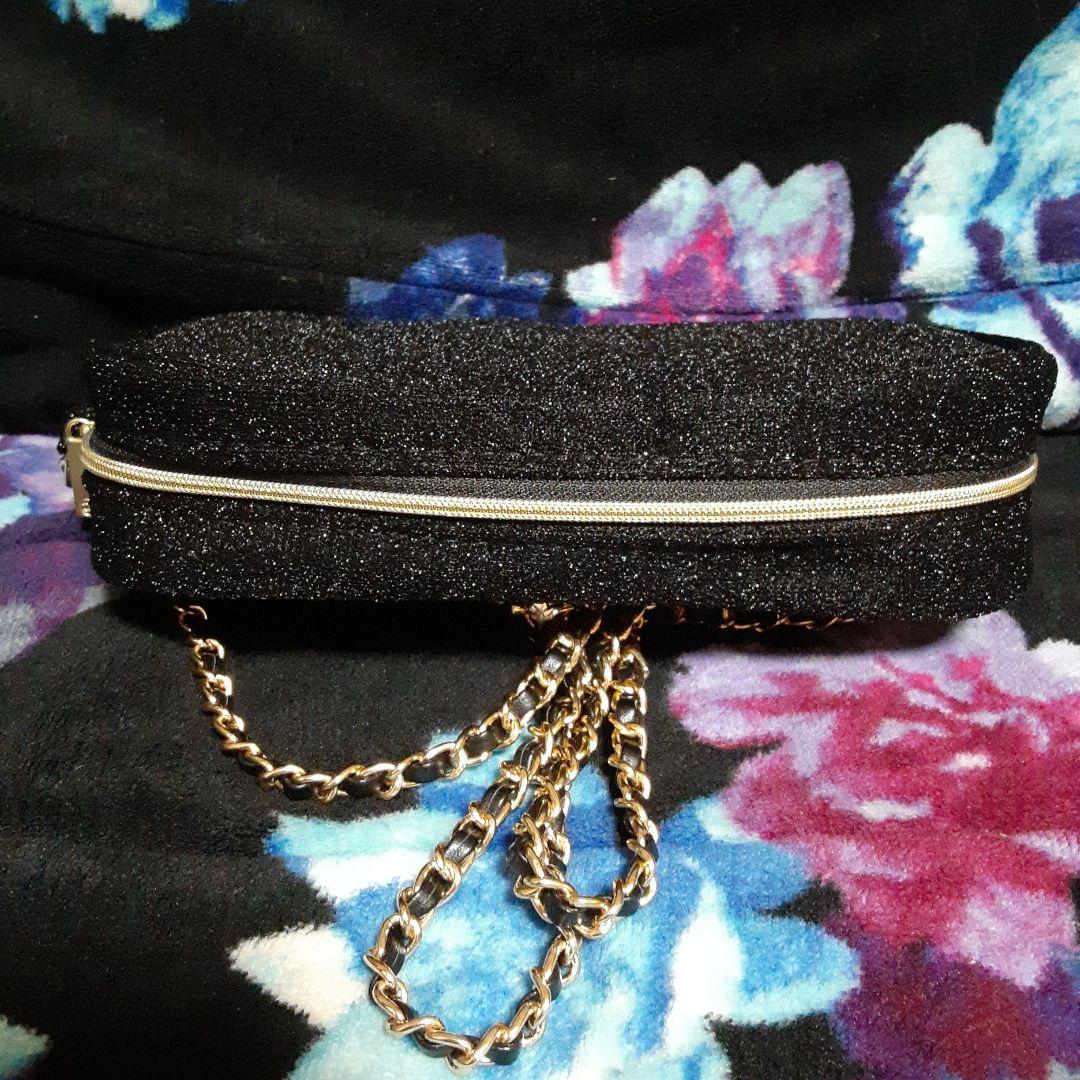新品未使用　CHANEL ノベルティー　ブラックポーチ　可動式チェーン付き