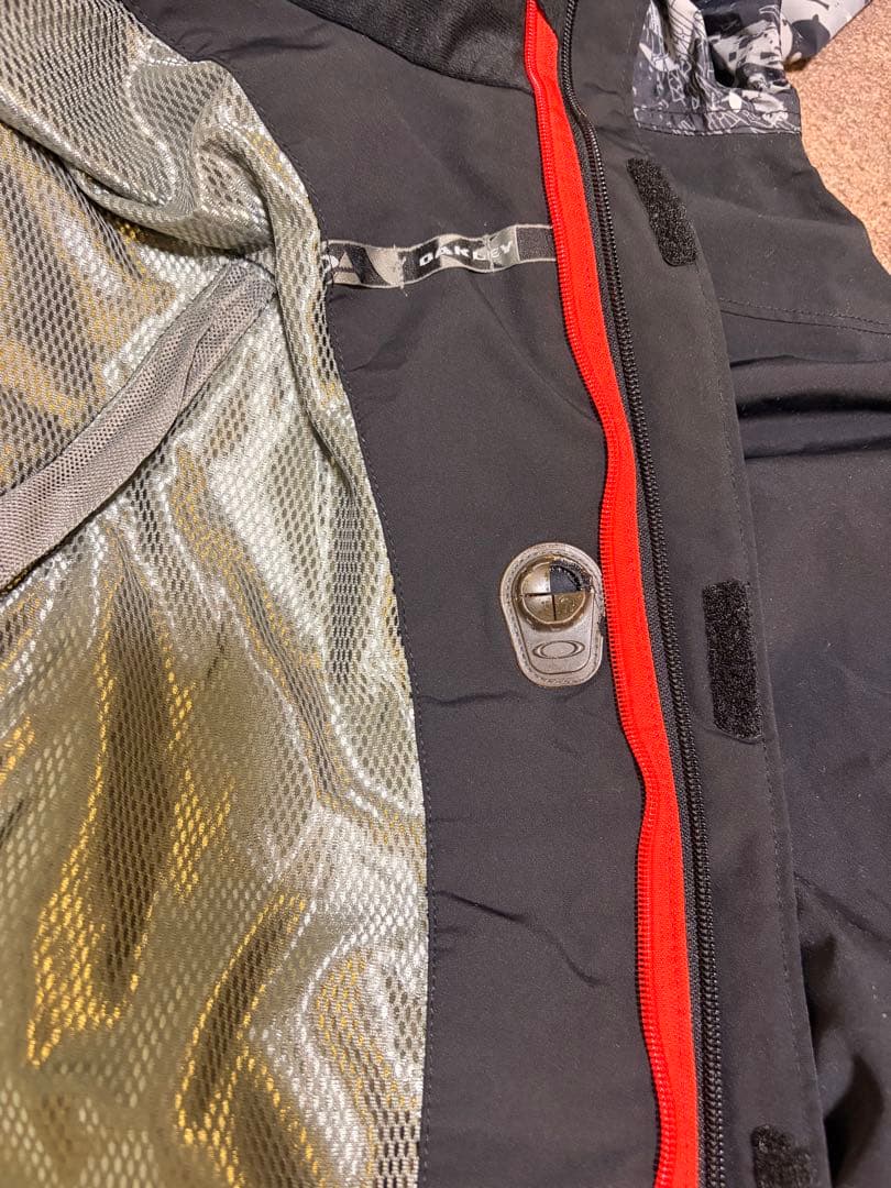 Oakley スキーウェア 黒/グレー 迷彩柄