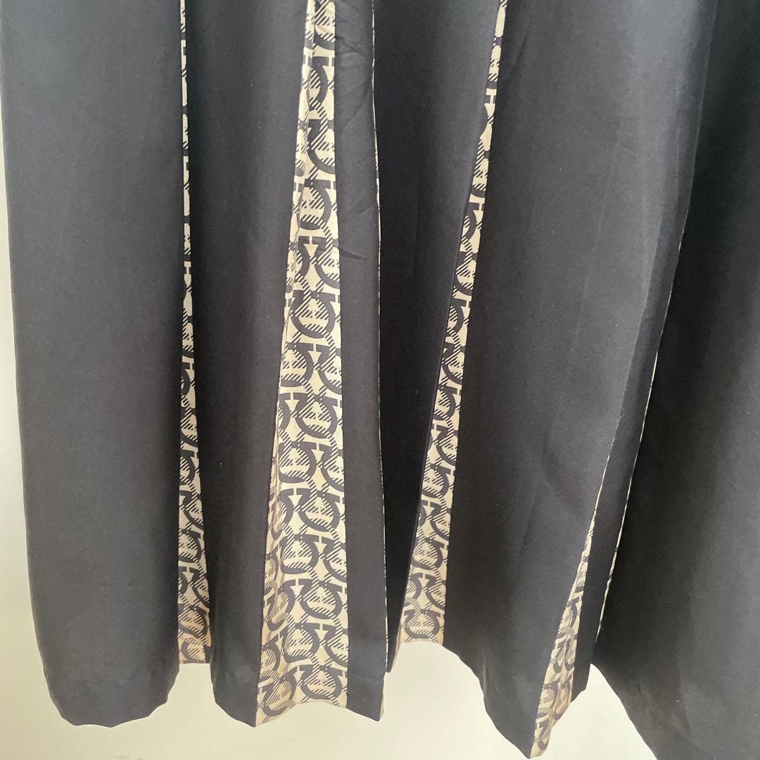 Salvatore Ferragamo ブラック 半袖ワンピース　38