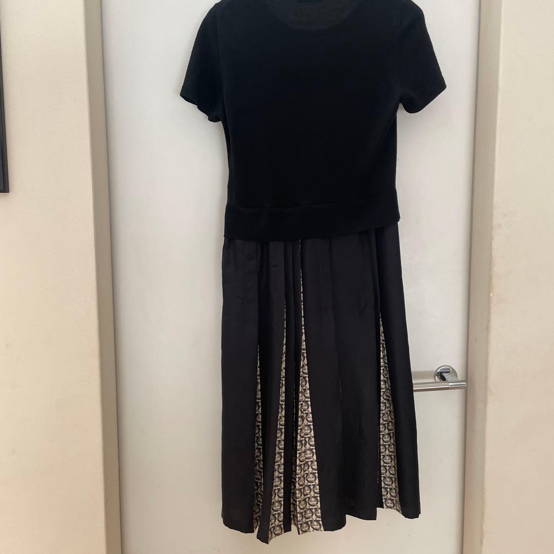 Salvatore Ferragamo ブラック 半袖ワンピース　38