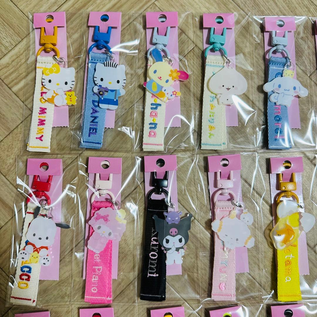 サンリオ ロゴ刺繍 タグ キーホルダー 18個セット じゃらづけ プレゼント