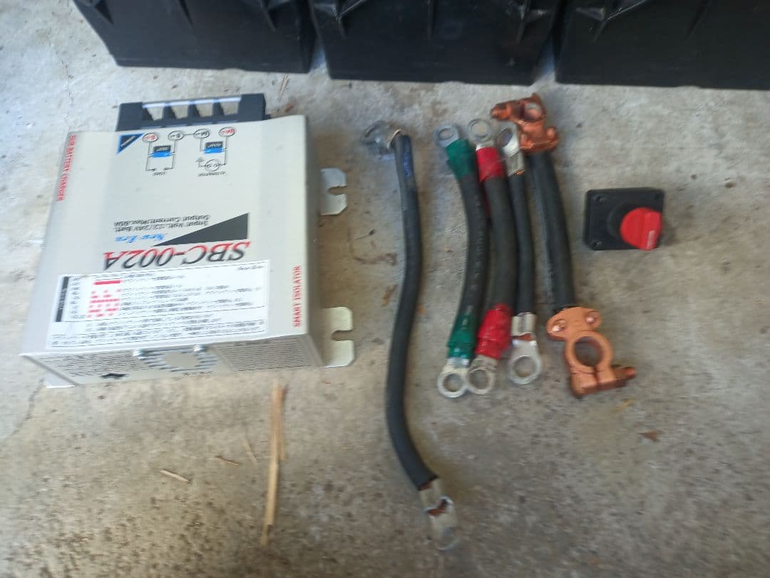 SBC-002A サブバッテリーチャージャー　着払い ３個口