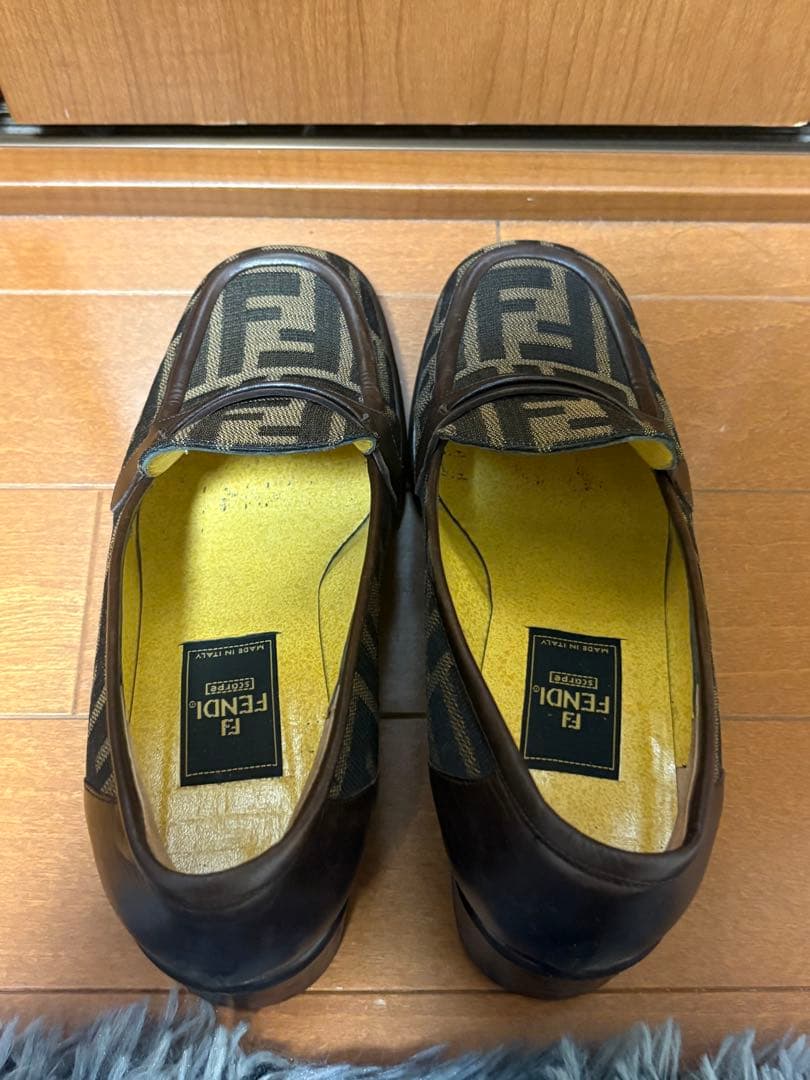 美品 FENDI フェンディ ズッカ柄 ローファー ダークブラウン