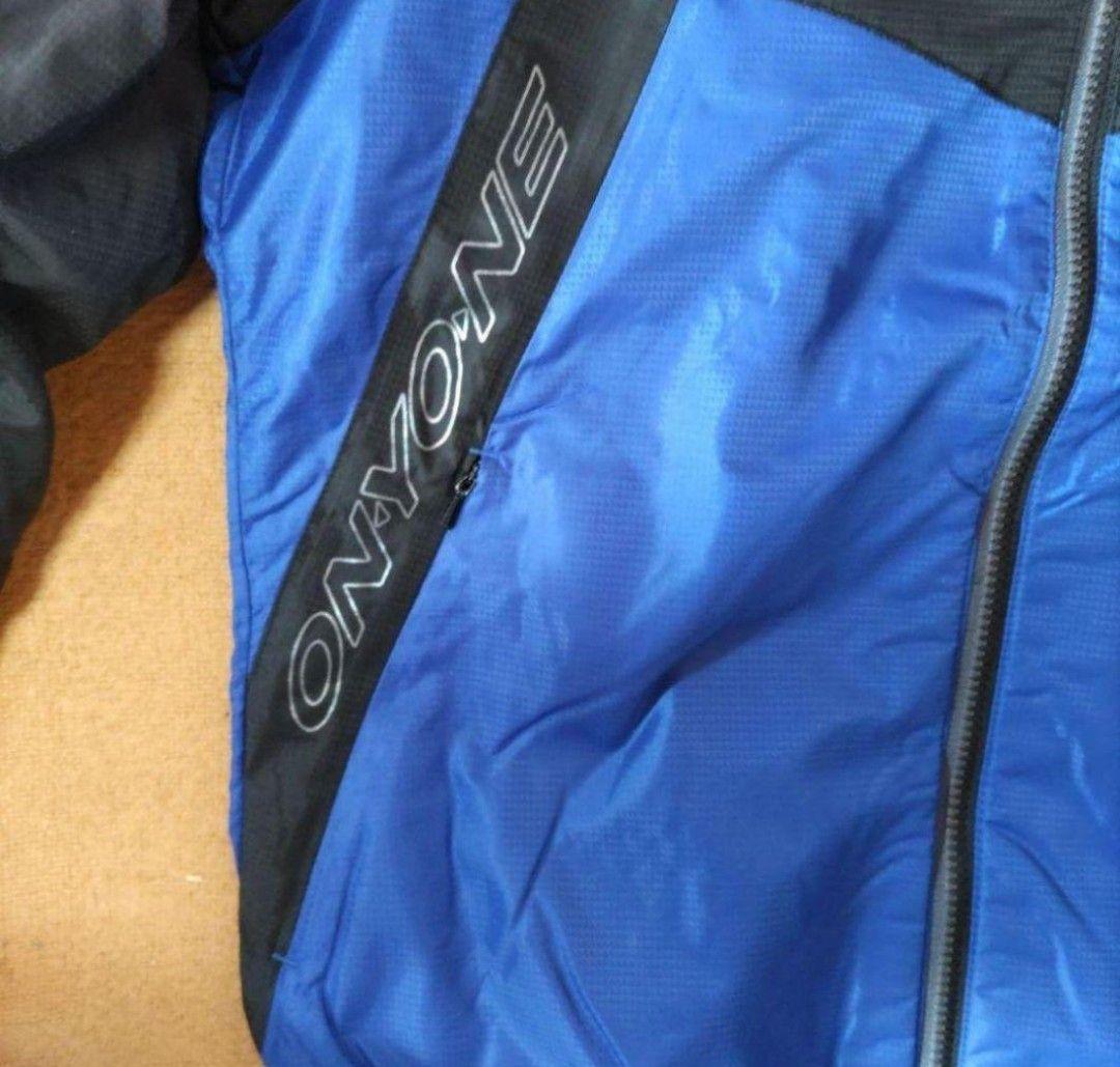 c 新品タグ付き ONYONE SAROMON TEAM ウインドブレーカー