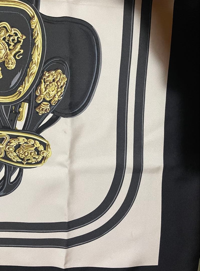 エルメス カレ 90 シルク スカーフ ブリッド・ドゥ・ガラ 黒