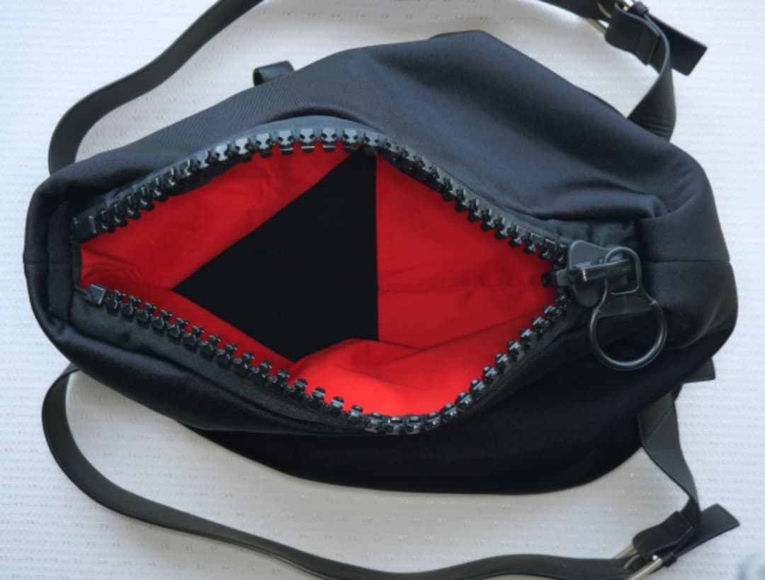 kawa-kawa カワカワ イア パピヨネ レザー使い WET素材 日本製