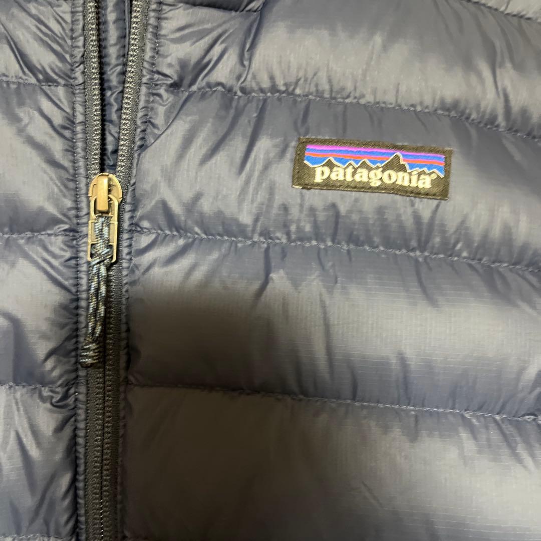 【極美品】Patagonia ダウンセーターフーディ FA25 ネイビー M