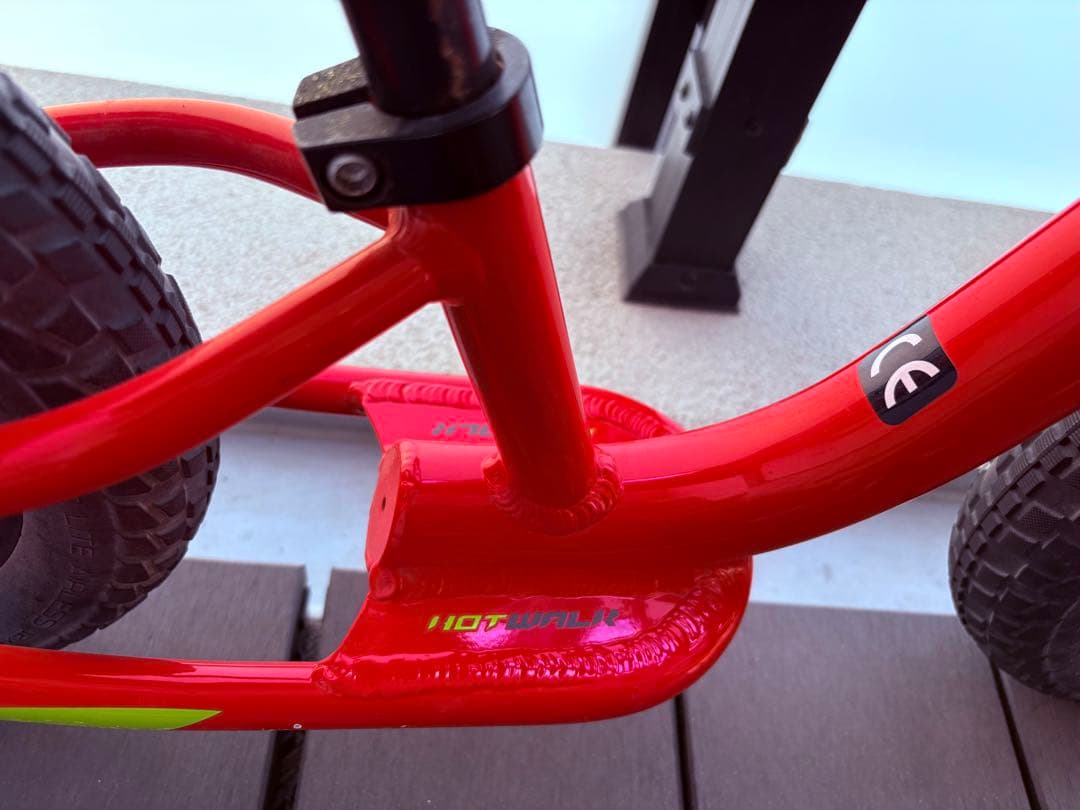 スペシャライズド　HOTWALK フローレッド キッズバイク キックバイク