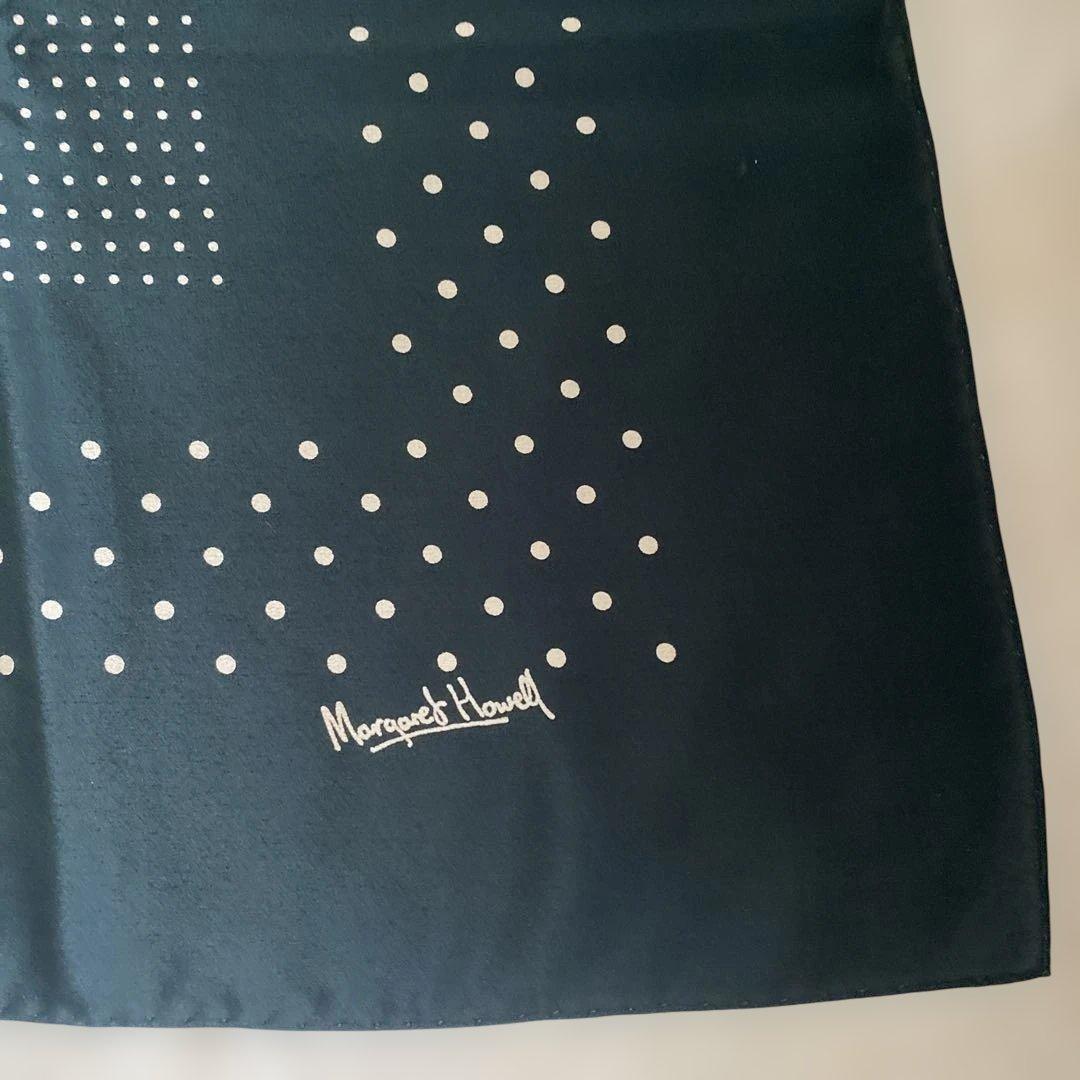 マーガレットハウエルスカーフ