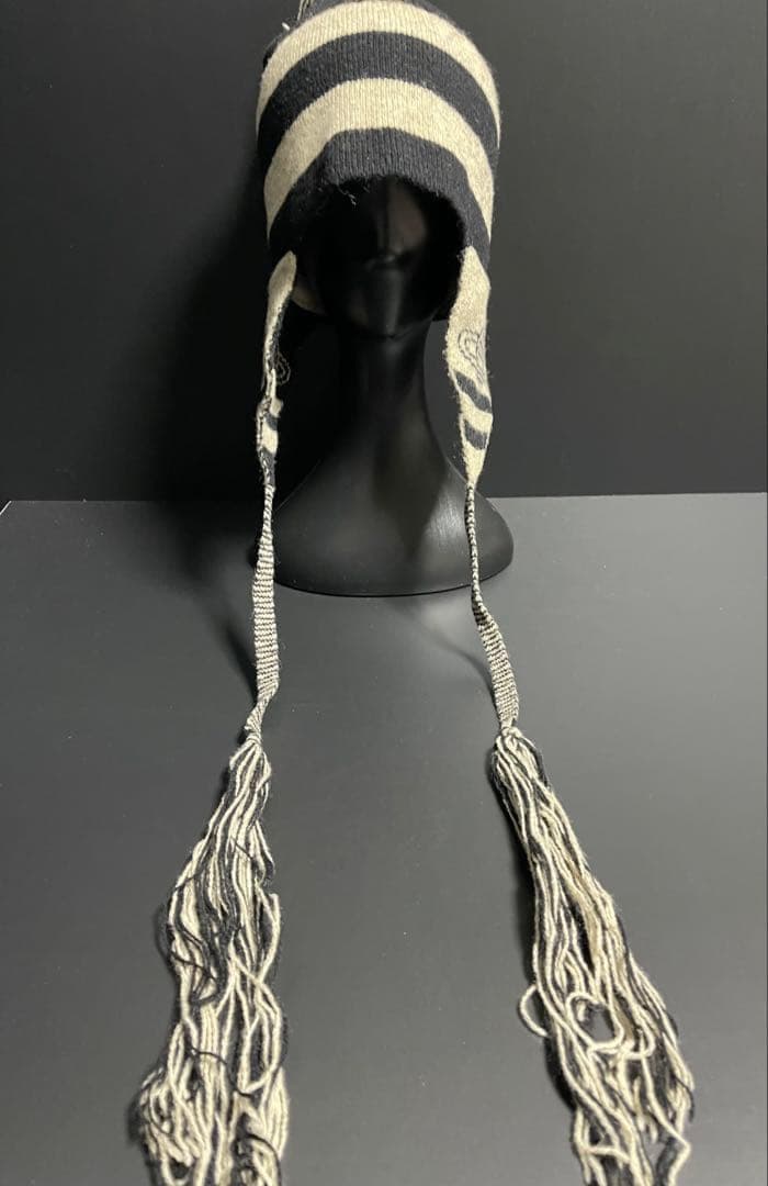 激レア香椎かてぃ着用同型同色◆初期型正規品◆美品ヴィヴィアン耳当て付きニット帽