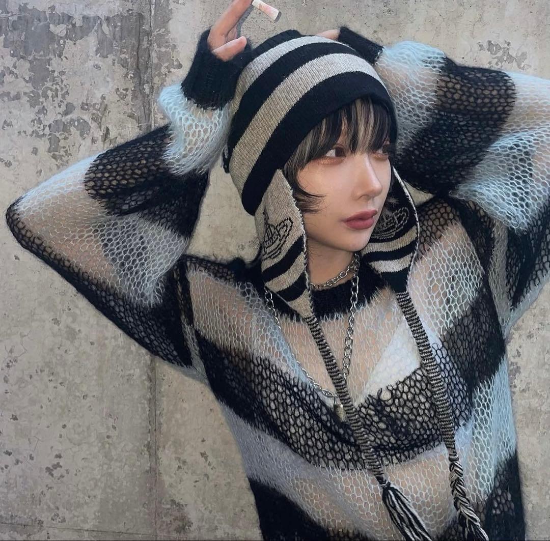 激レア香椎かてぃ着用同型同色◆初期型正規品◆美品ヴィヴィアン耳当て付きニット帽