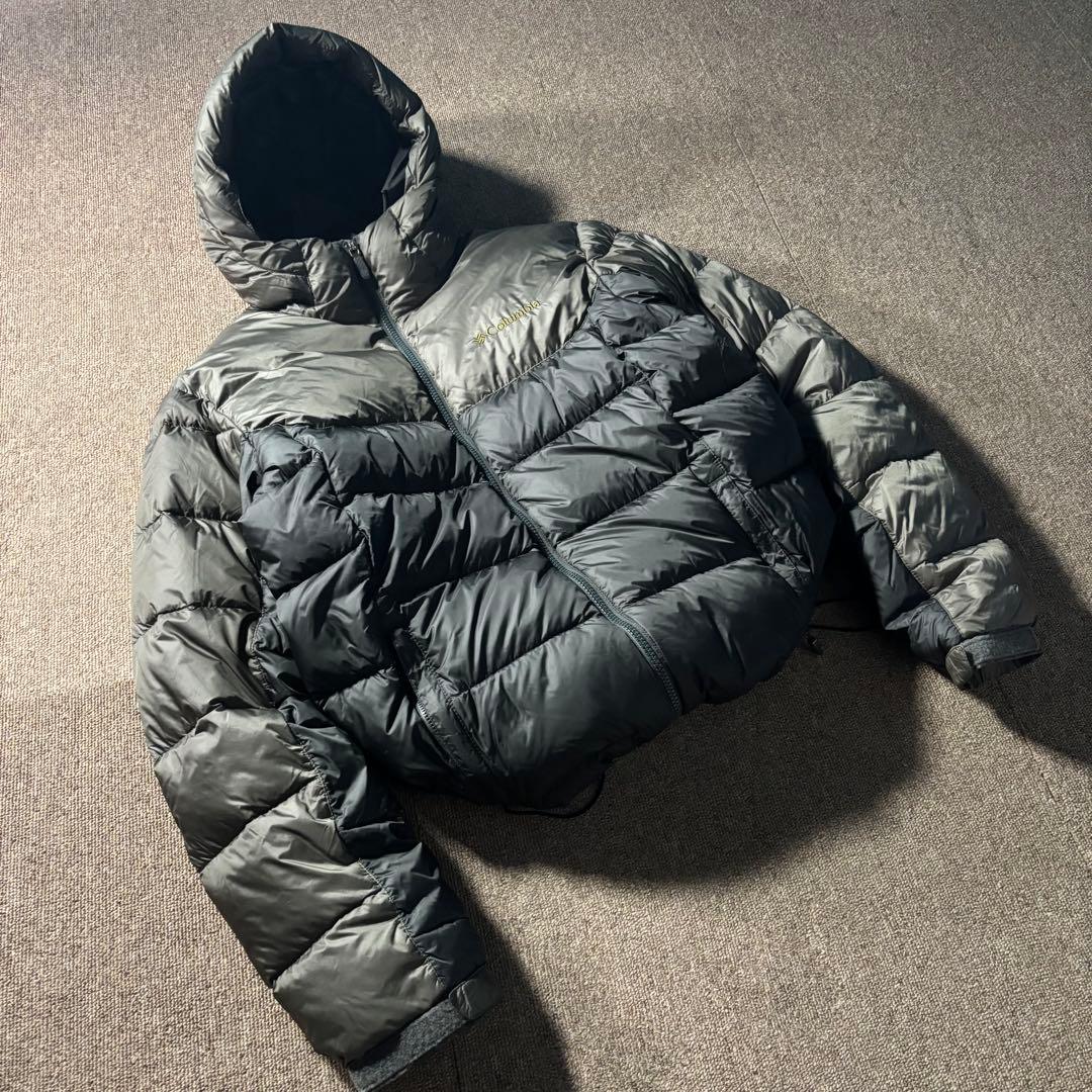 美品 Columbia ダウン パファージャケット 短丈 フード ドローコード