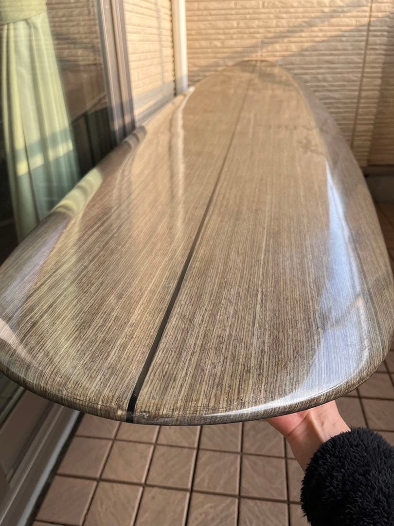 【愛知県】sAfiri ミッドレングスサーフボード 木目調 7フィート