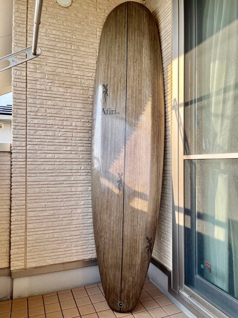 【愛知県】sAfiri ミッドレングスサーフボード 木目調 7フィート