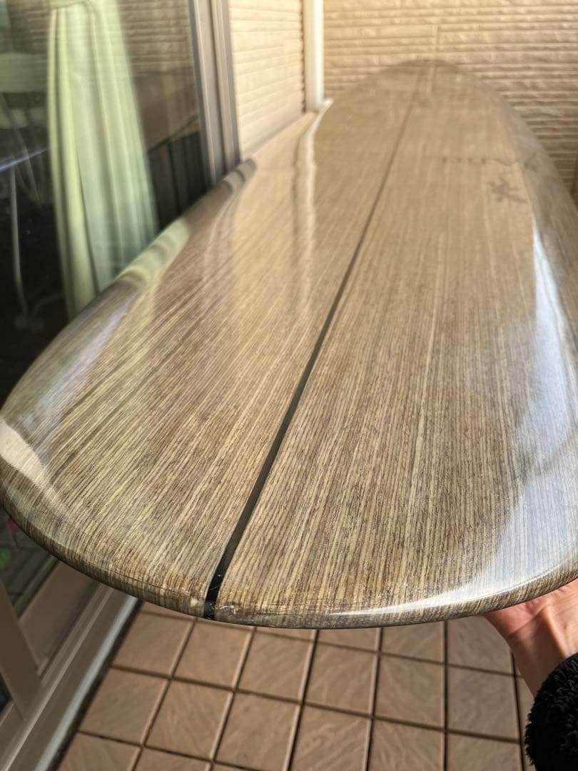 【愛知県】sAfiri ミッドレングスサーフボード 木目調 7フィート