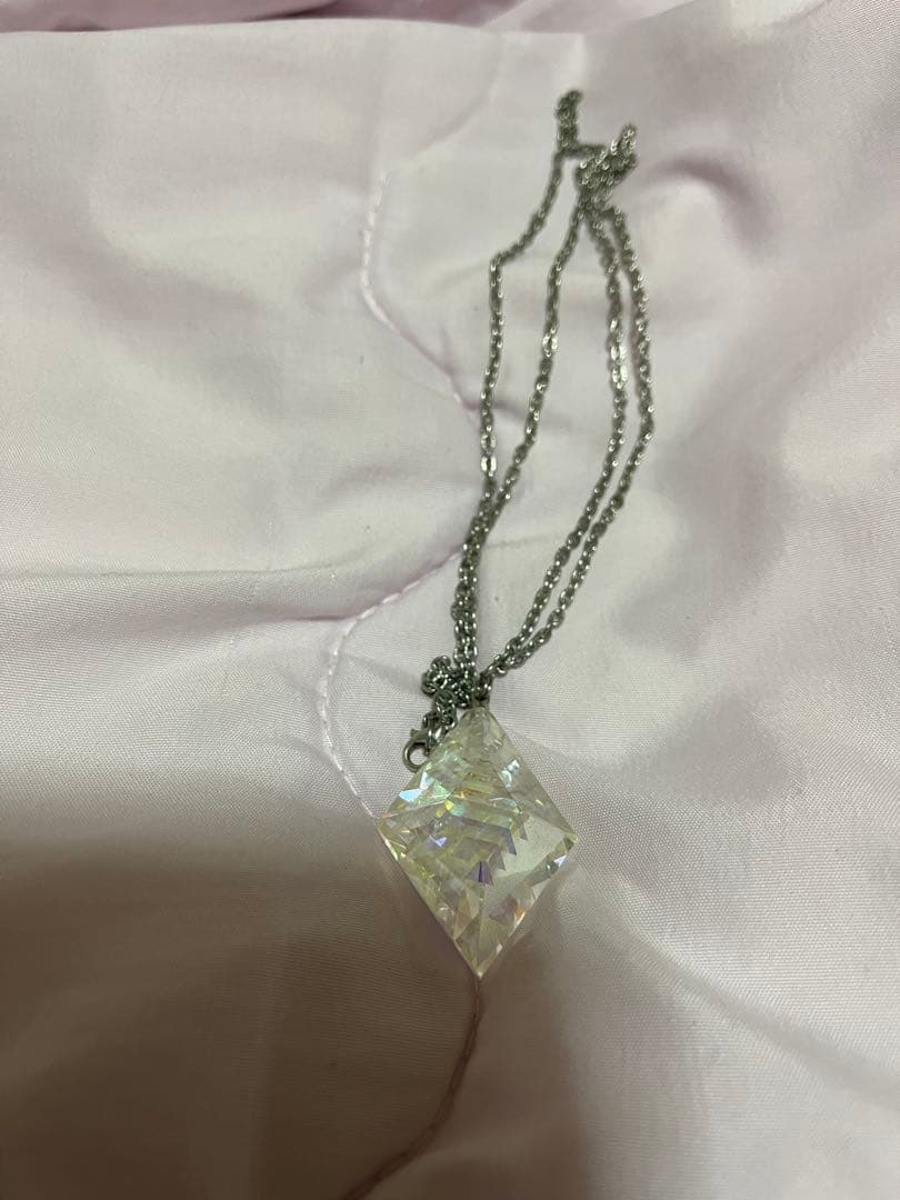 ムーンボウ(ひし形)モナジー工房/ガラスペンダント/アクセサリー