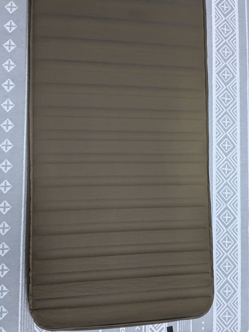 コールマン　コンフォートインフレーターマットハイピークシングル　マスターシリーズ