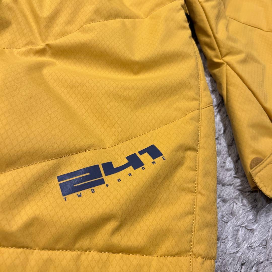 241 スノーボードウェア