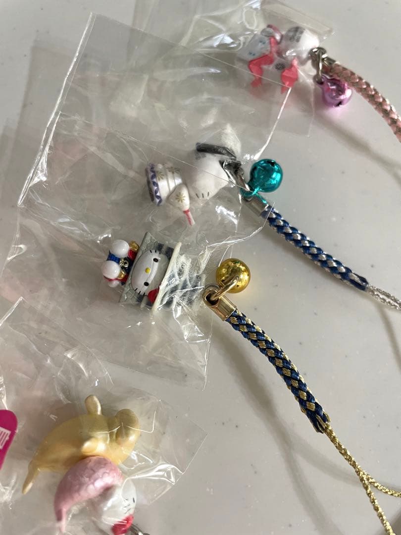 64点】ご当地キティストラップ 根付 キーホルダー - メルカリ