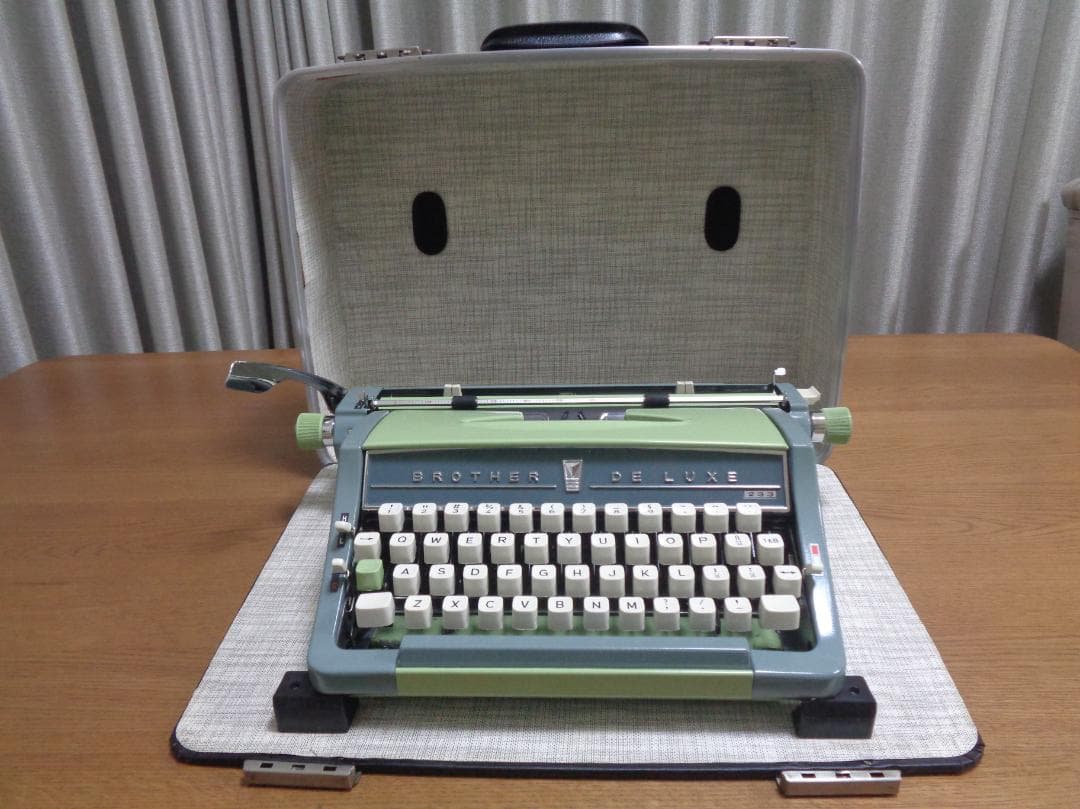 完動品　BROTHER DE LUXE 233　ブラザータイプライター　カスタム
