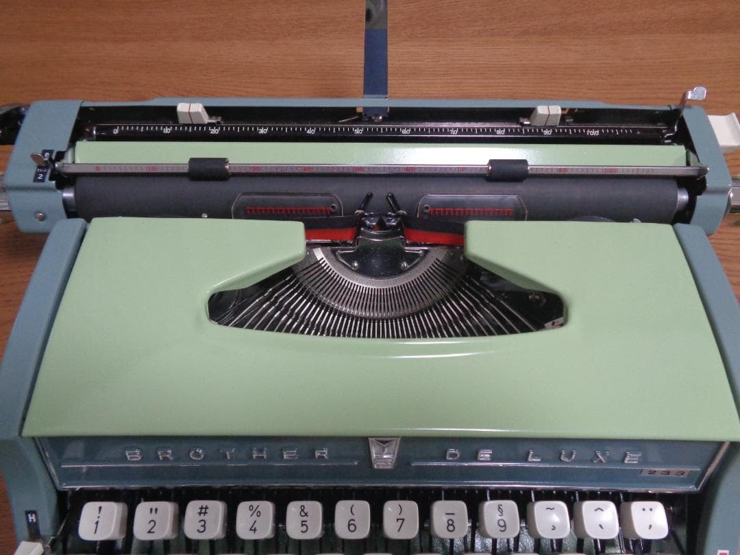 完動品　BROTHER DE LUXE 233　ブラザータイプライター　カスタム