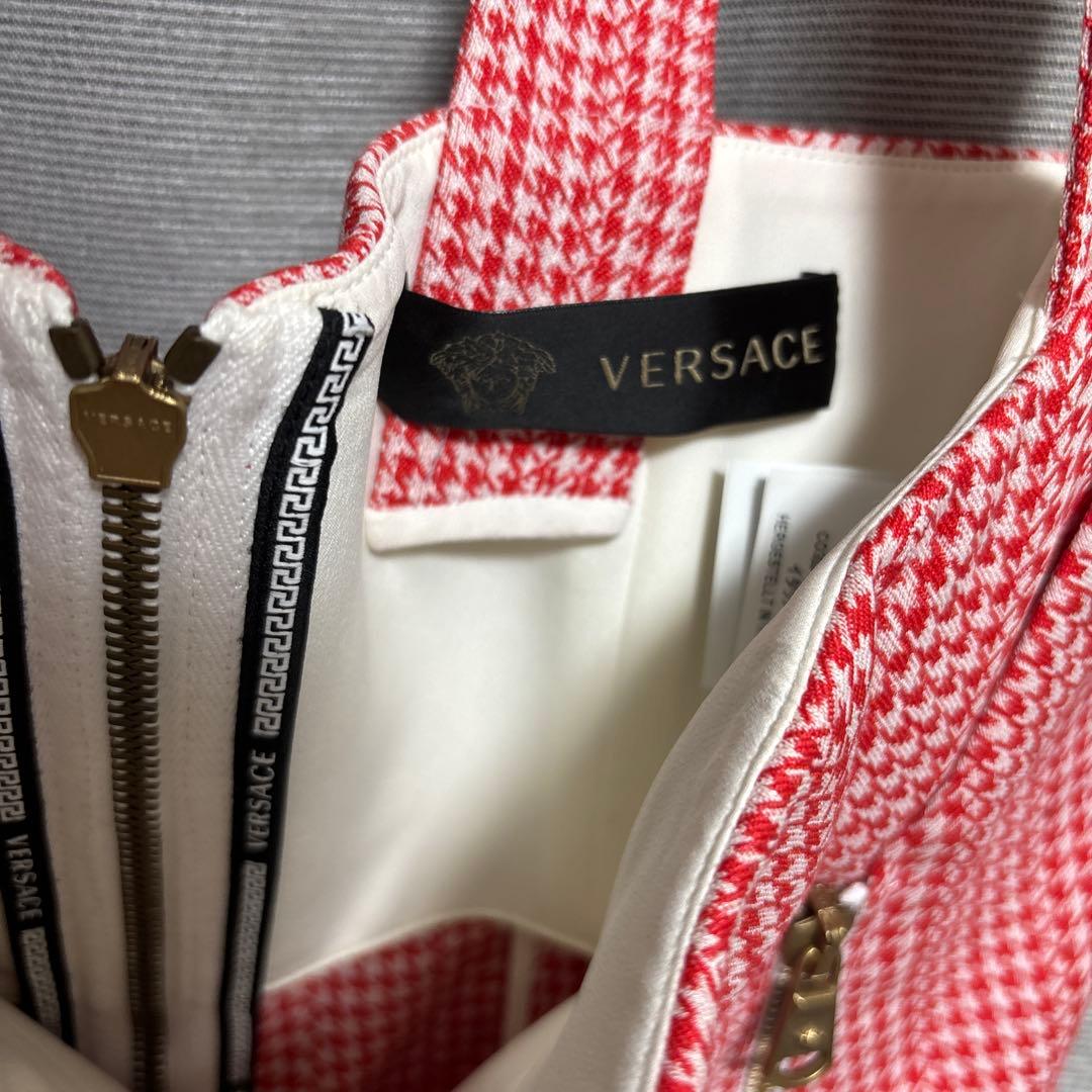 VERSACE ノースリーブひざ丈ワンピース 38