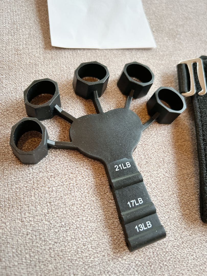 フィンガーストレッチャー 13LB-21LB 調整可能