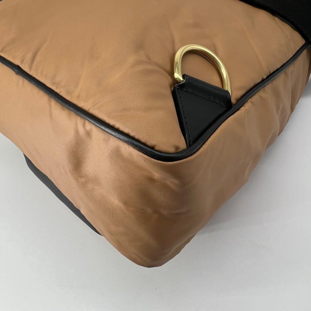 タグ付✨美品 ハンティングワールド バチューサー レザー ボディバッグ 斜めがけ