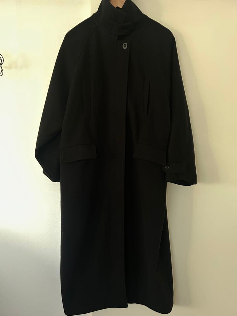 じゅじゅん 　KBF コクーンロングコート ブラック　スタンドカラー
