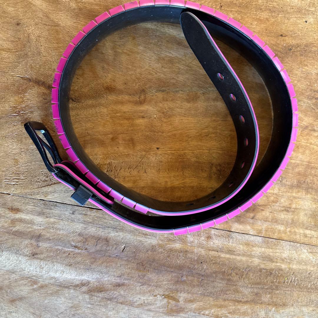 スノーボードSITAT ピンク ブラック ベルト