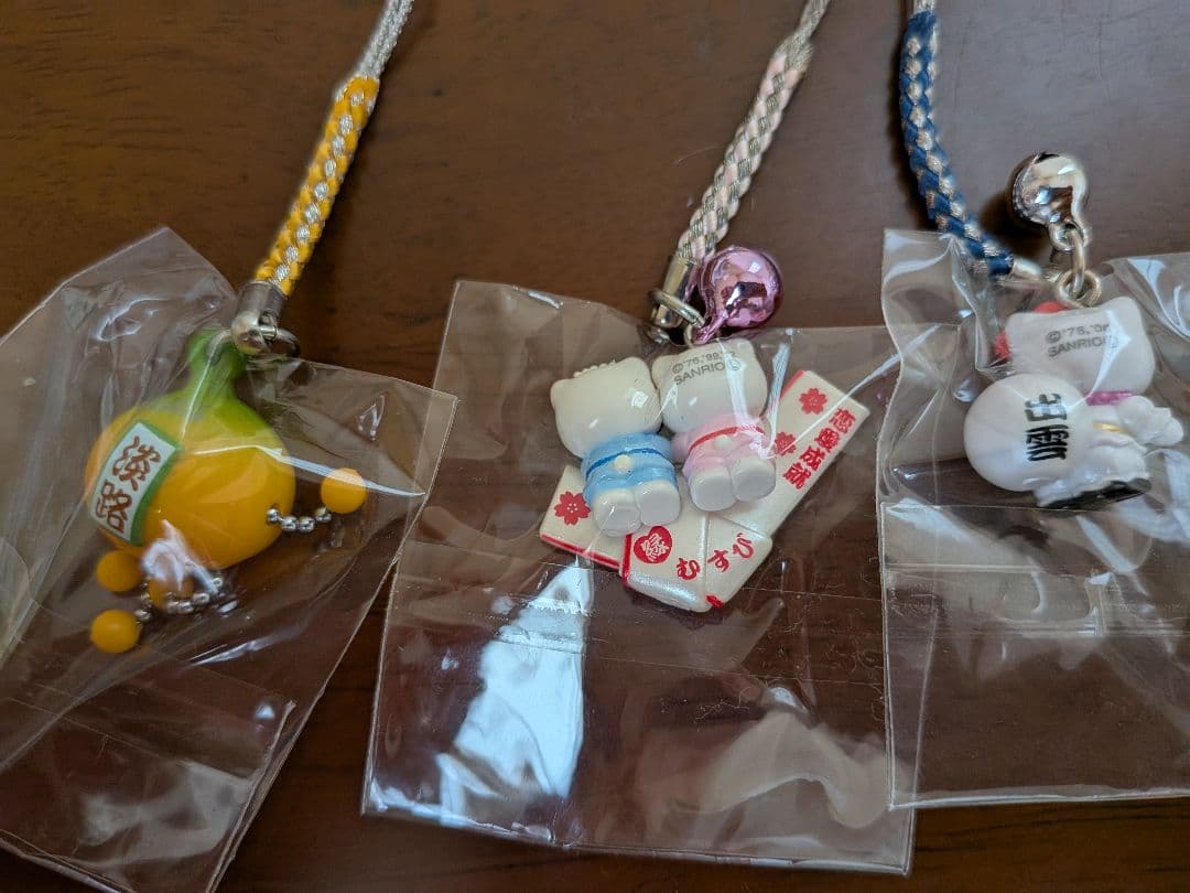 ご当地キティ　淡路島　出雲縁結び　出雲大黒　天橋立　神戸パイレーツ