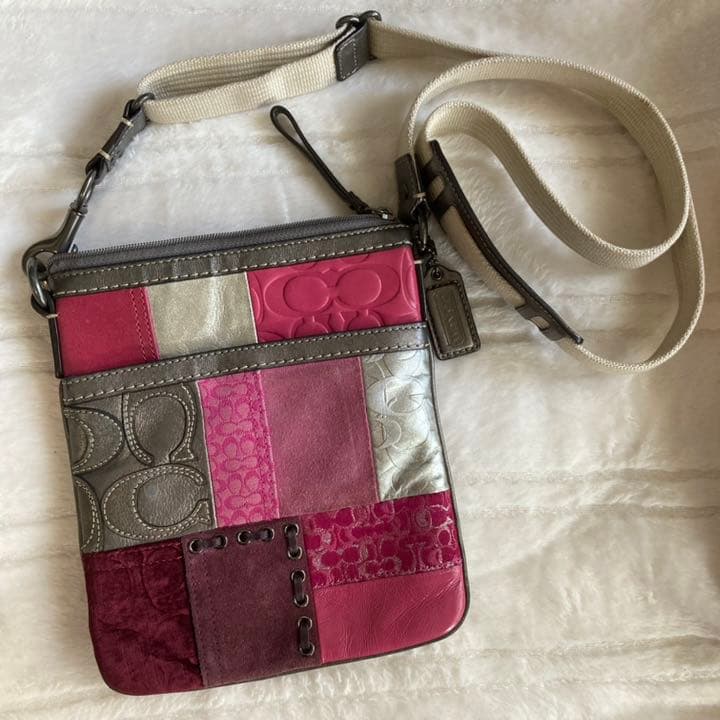 即発送】COACHコーチ ショルダーバッグ パッチワーク シグネチャー