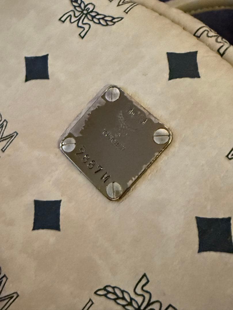 MCM ロゴプリント スタッズバックパック