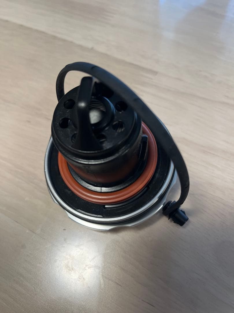 アバルト純正オプション　アルミ製フューエルキャップ フィアット イタリア