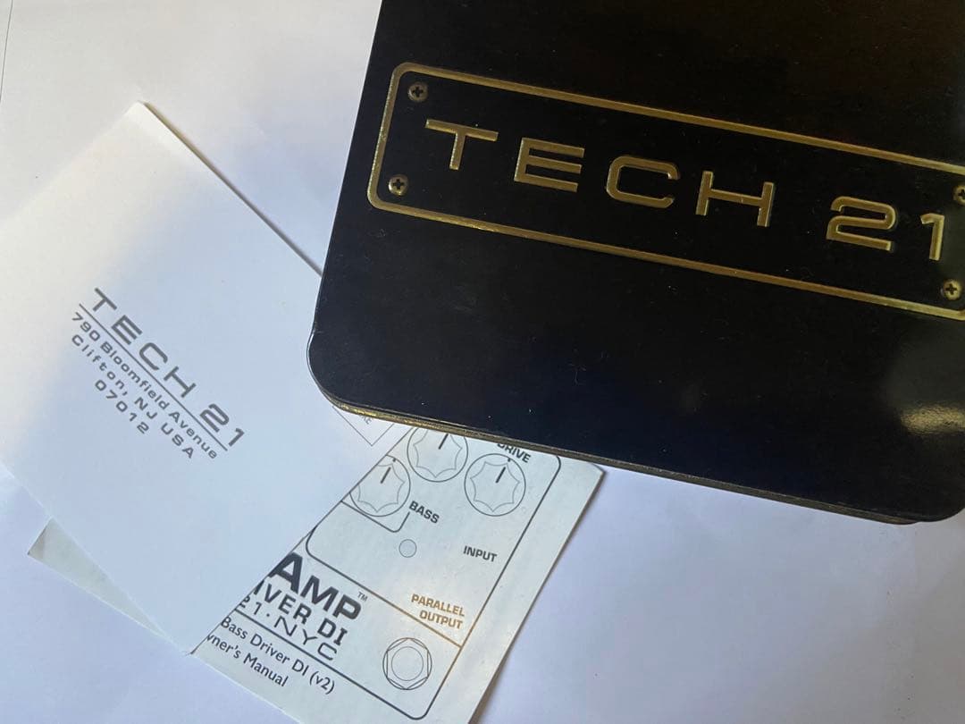 ベース TECH21 SANSAMP BASS D DI V2