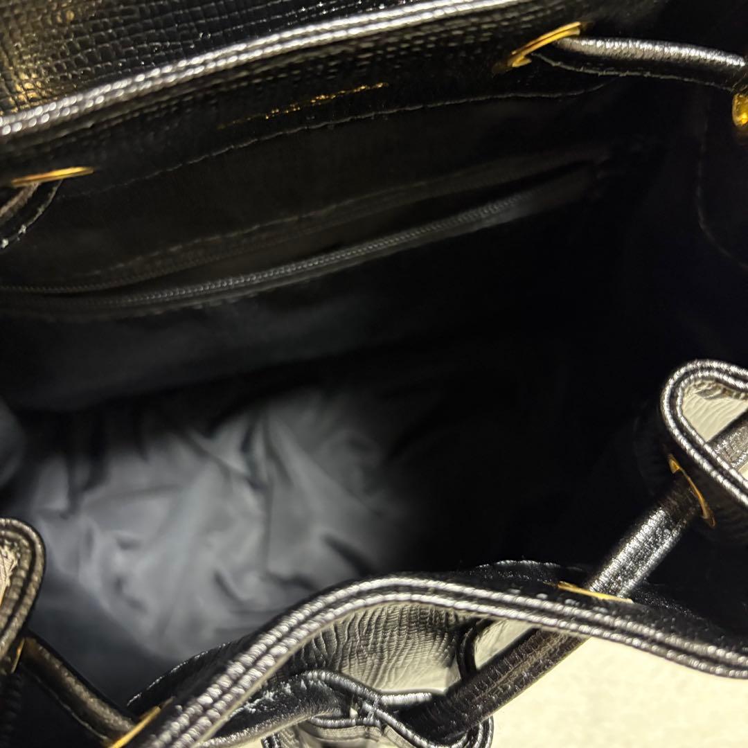 極美品 Courreges クレージュ 本革 レザー リュック ロゴチャーム