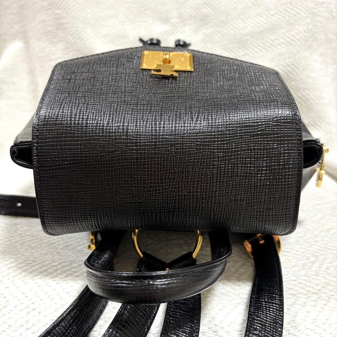 極美品 Courreges クレージュ 本革 レザー リュック ロゴチャーム