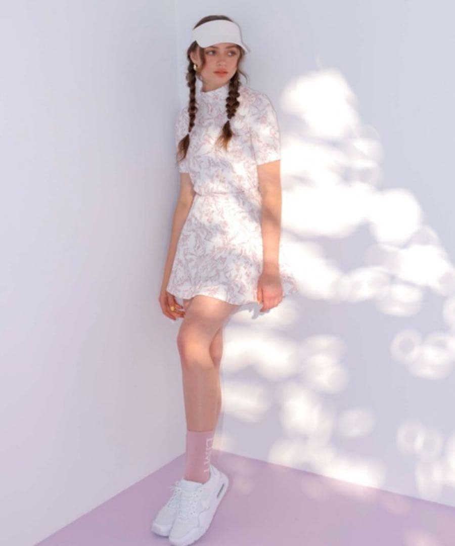 美品✨eimy golf ゴルフ　フレアースカートフラワー柄　ピンクM